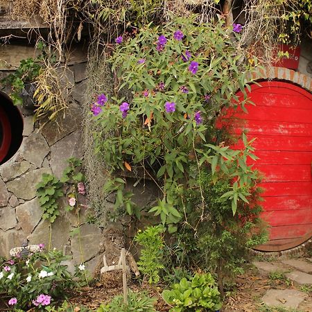 The Hobbit La Comarca Hotel Nueva San Salvador Esterno foto