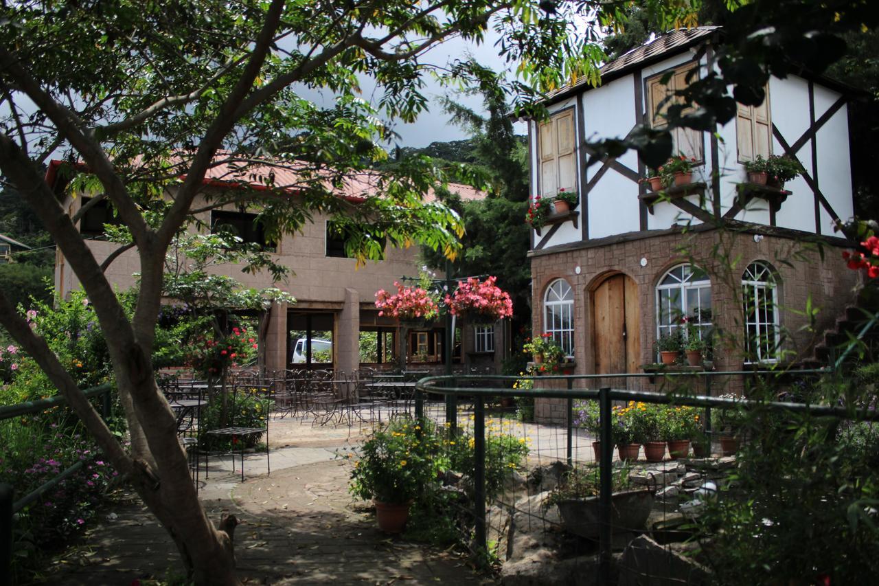 The Hobbit La Comarca Hotel Nueva San Salvador Esterno foto